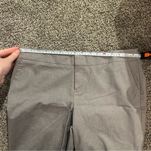Banana Republic Grey Martin Fit Pants. Women’s 8. - Picture 7 of 9